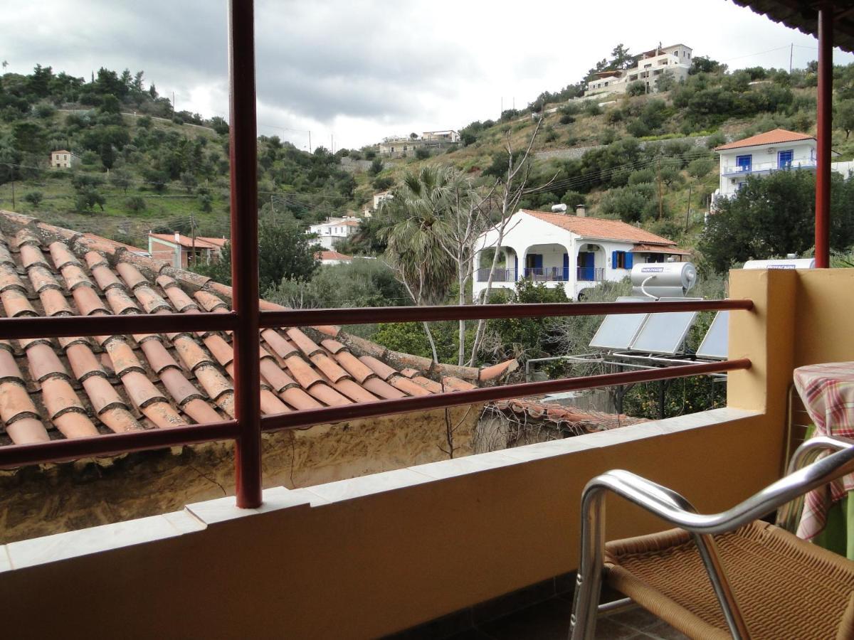 Porto Sabatiki Hotel Sampatiki Bagian luar foto